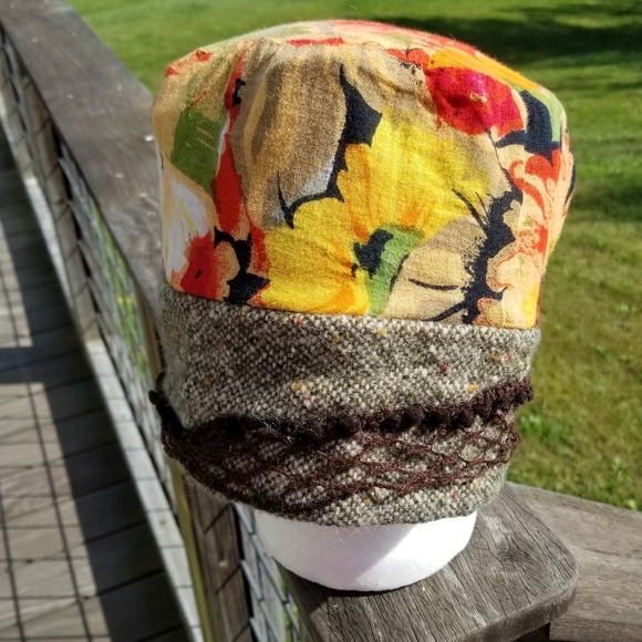 A Few Good Bananas Wool Hat Women's Artwear USA Upcycled Wearable Art OOAK - Picture 5 of 16